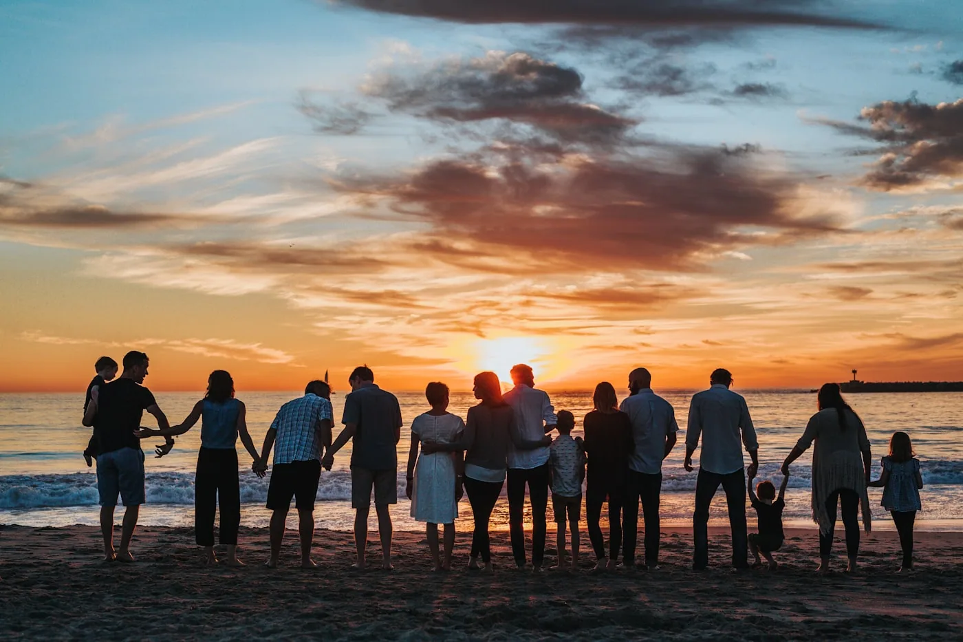 Encontro entre gerações de uma mesma família em ambiente doméstico